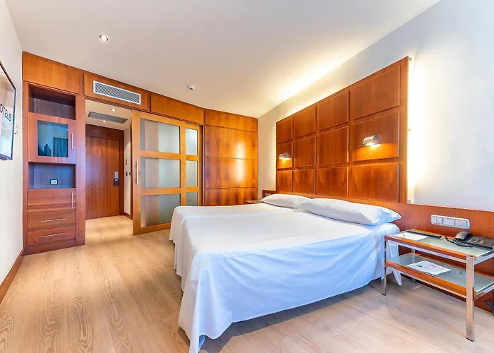 酒店 Port Azafata Valencia 4*